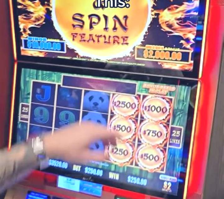 HiLo (Gamdom Originals) slot machine