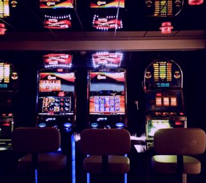 HILO (Orbital Gaming) slot game