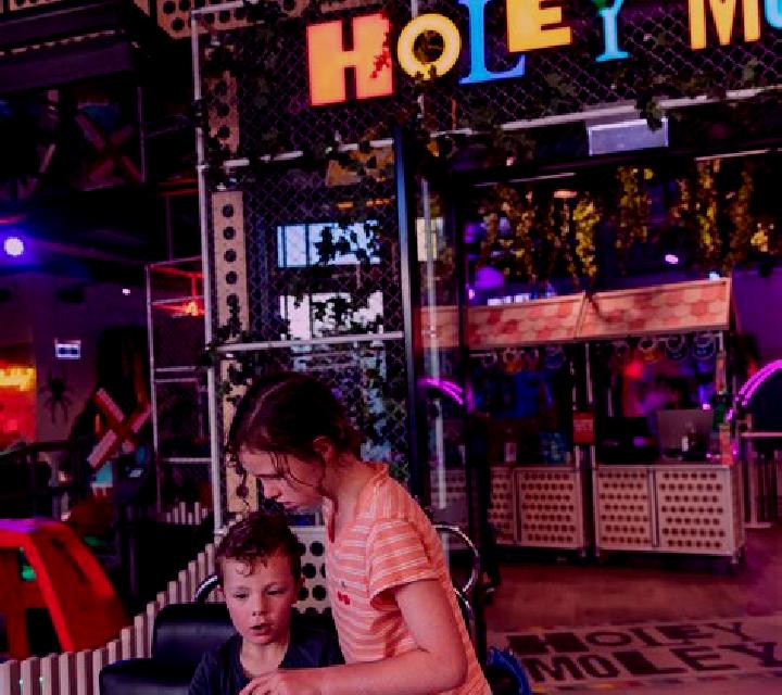 Holey Moley slot machine