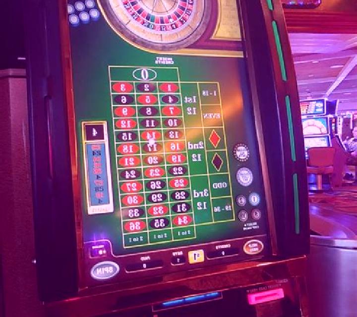 Holo Roulette slot machine