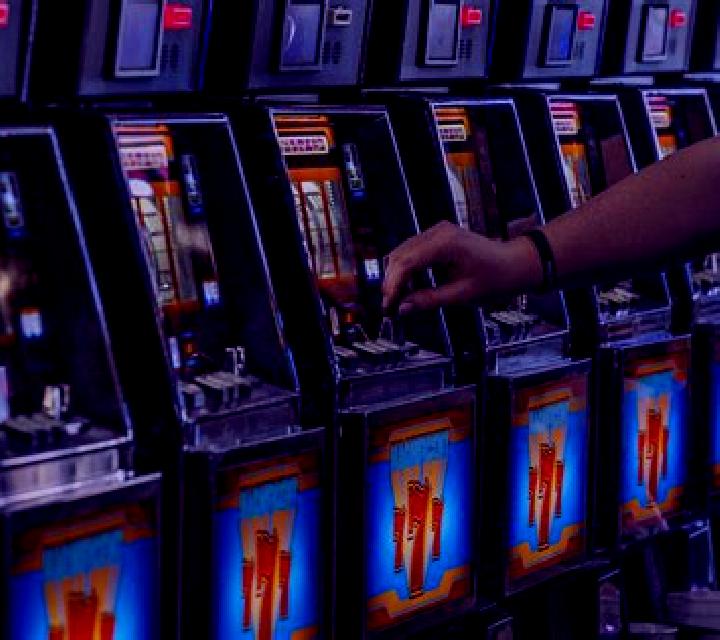 Hot 2 Drop slot machine