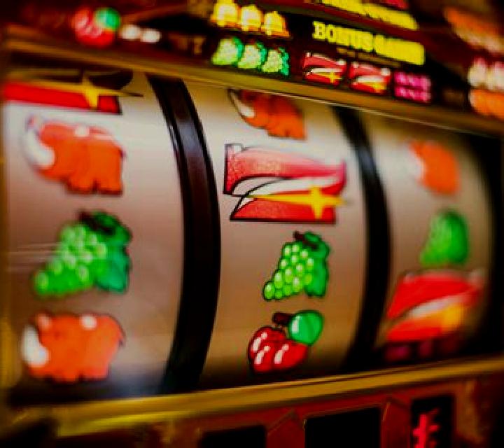 Hot Gold Take It or Build It slot machine