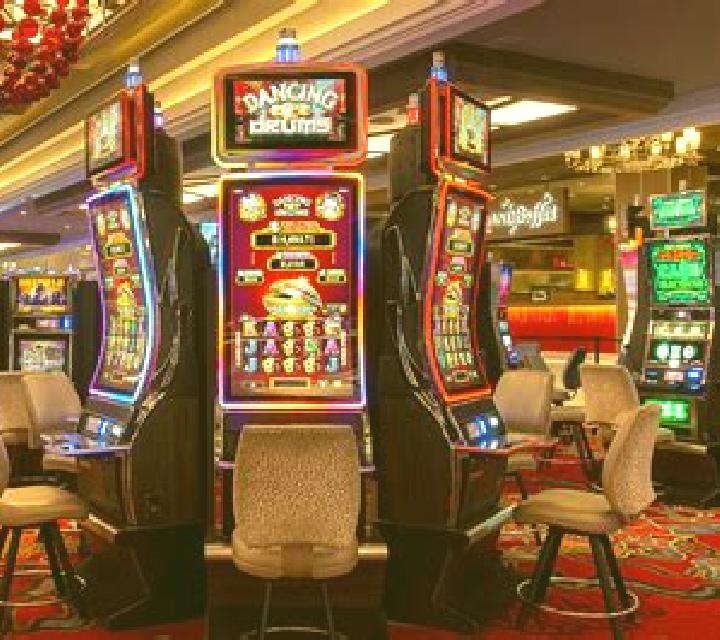 Hot Slot (Cayetano Gaming) slot machine