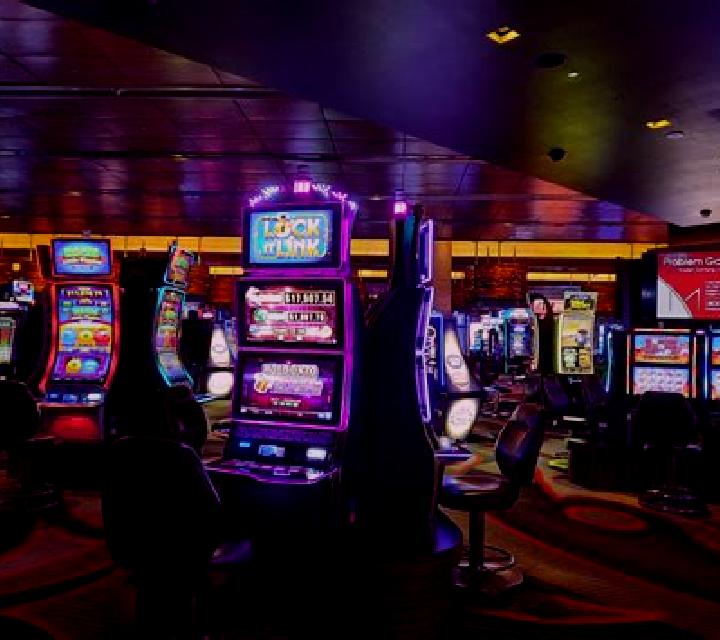 Hotels Dot Cash slot game