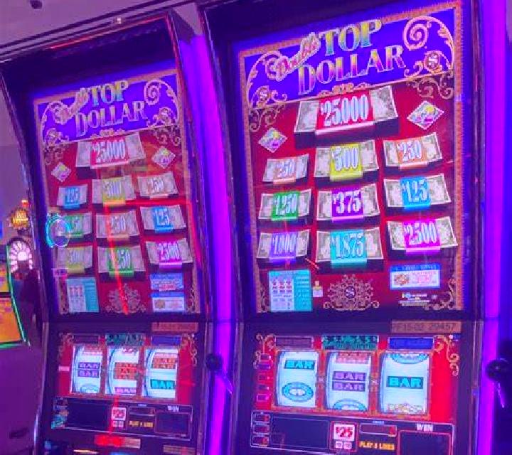 Huge Dollar slot game