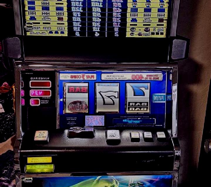 Hyde & Seek slot machine