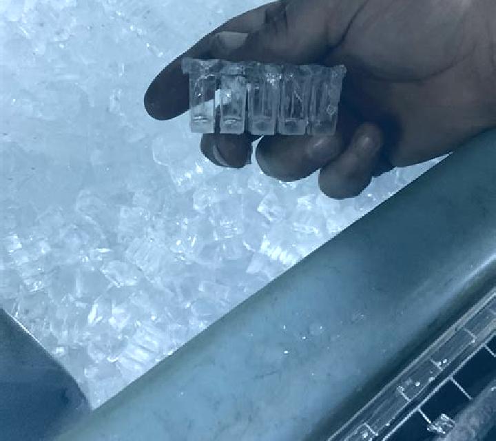 Ice Bar 27 slot game