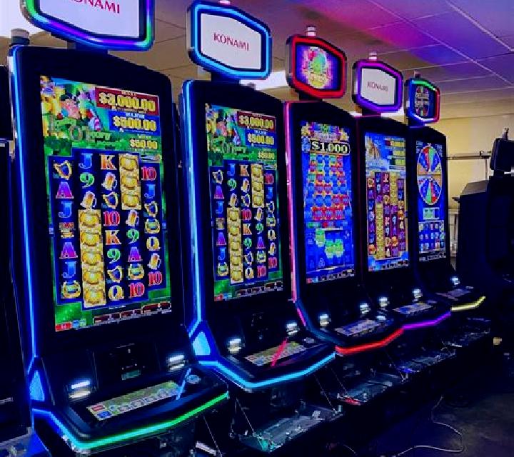 Imperial Wealth (Konami) slot machine