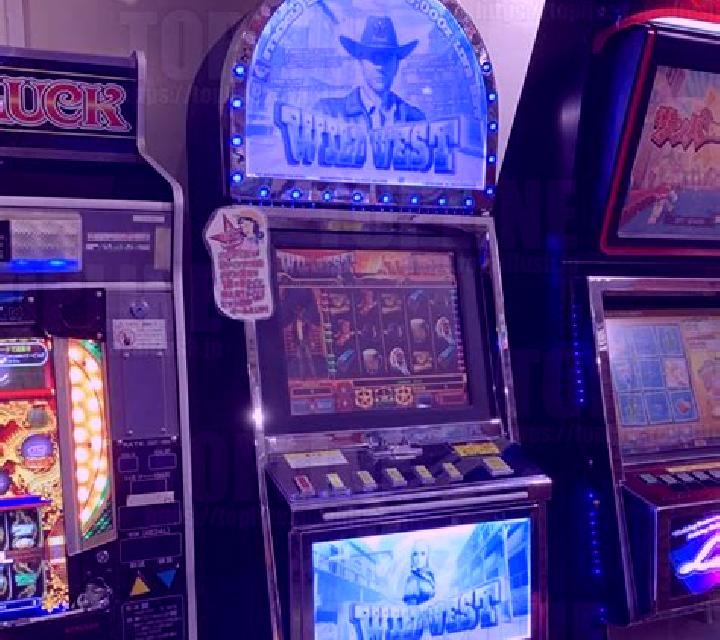 Infinity West slot machine