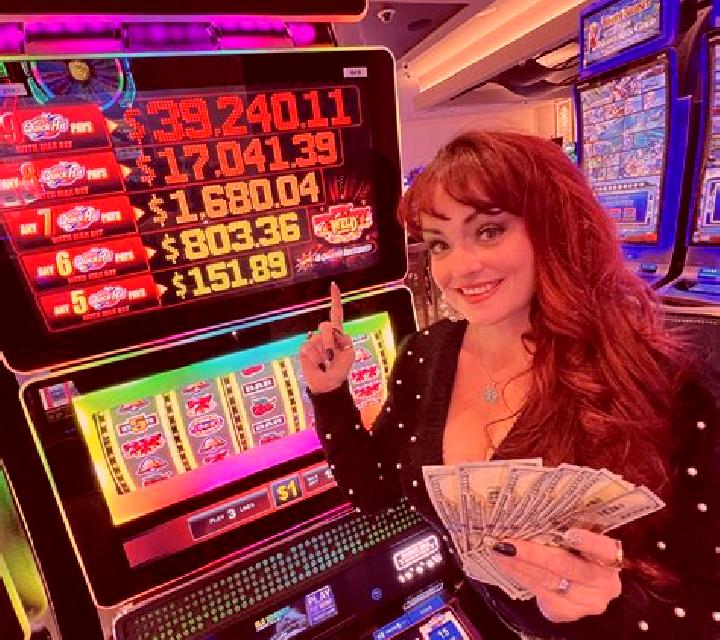 Instant Hi-Lo slot machine