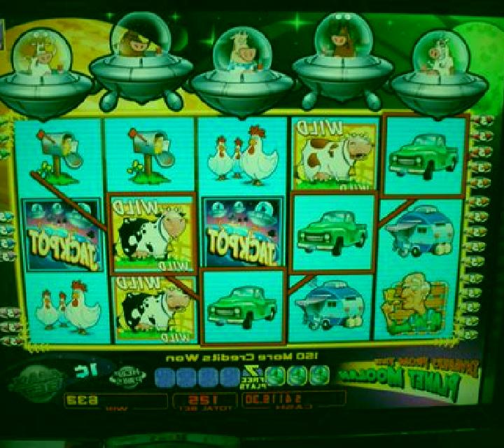 Invaders from the Planet Moolah slot machine