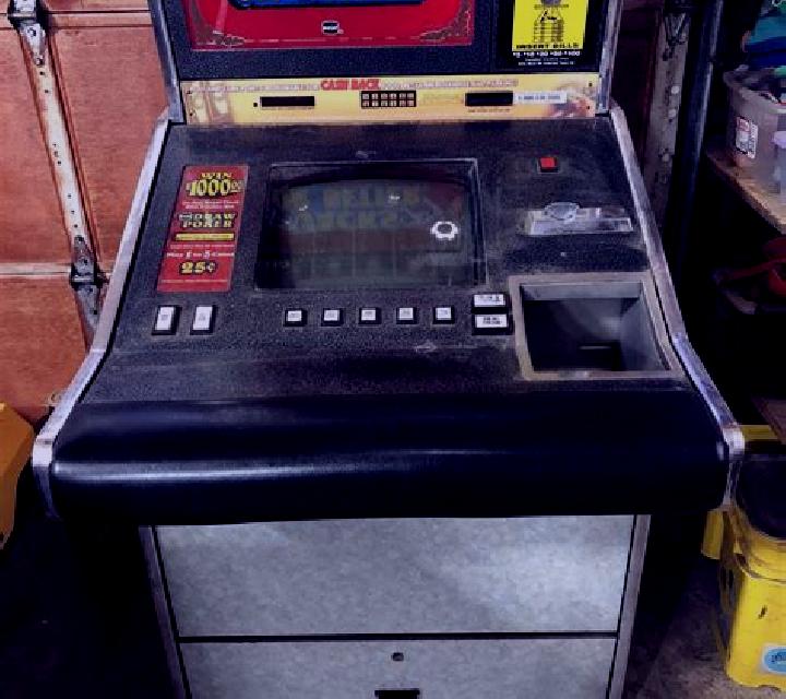 Jacks or better (FBM Digital Systems) slot machine