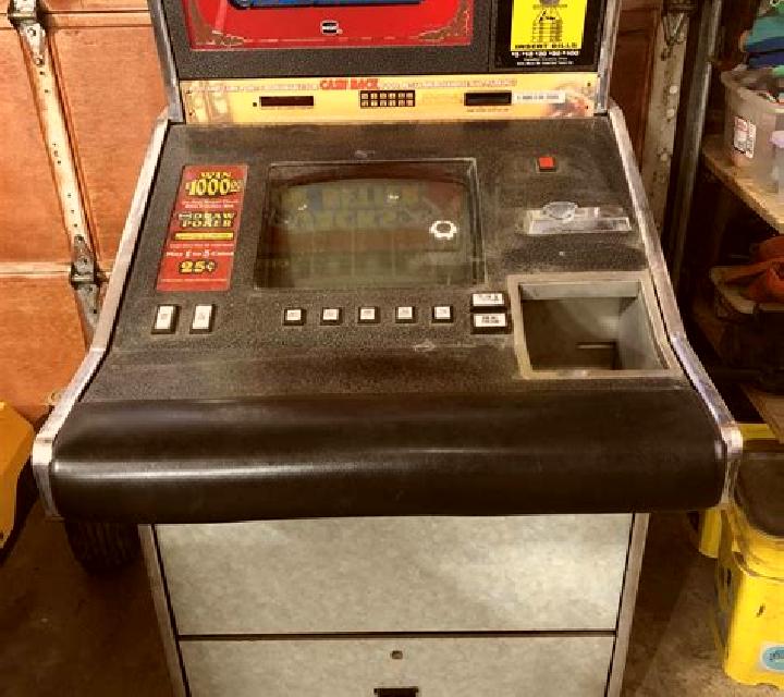 Jacks or better (FBM Digital Systems) slot