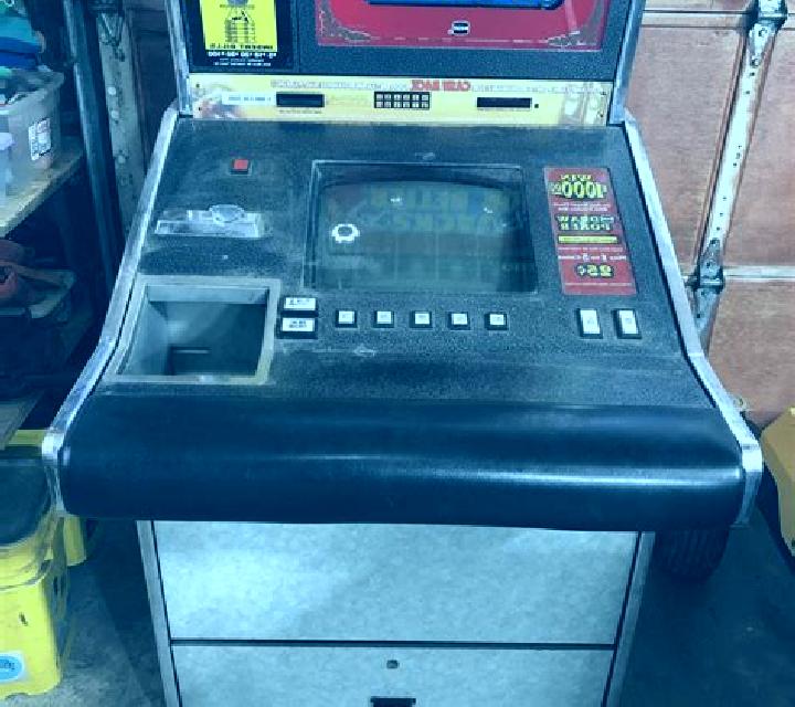 Jacks or Better Saloon slot machine