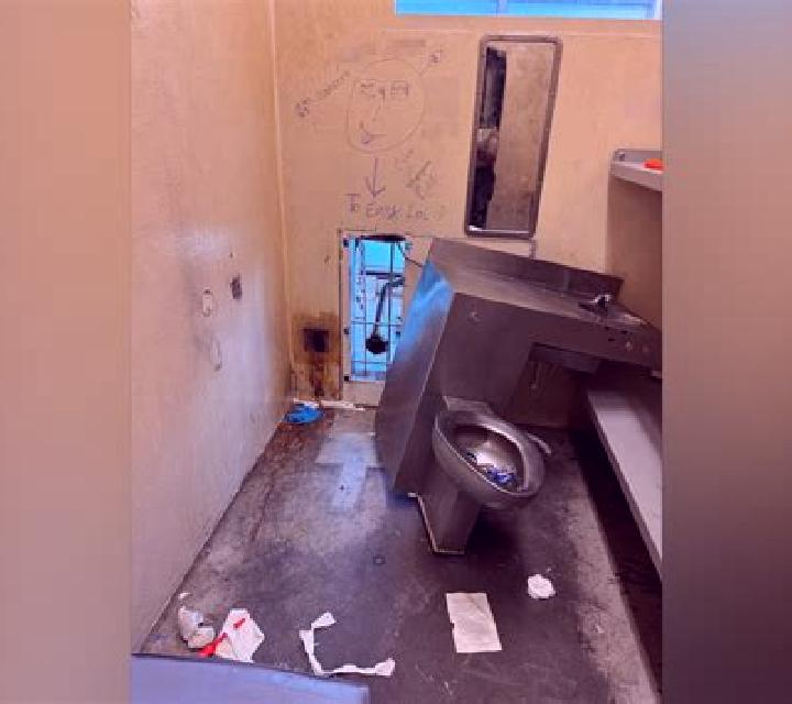 Jail Break slot machine