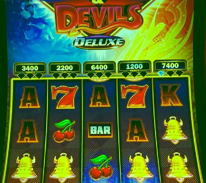 Jewelling Diamonds slot machine
