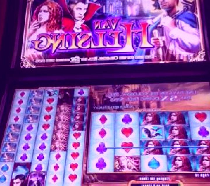 Lady Helsing slot machine