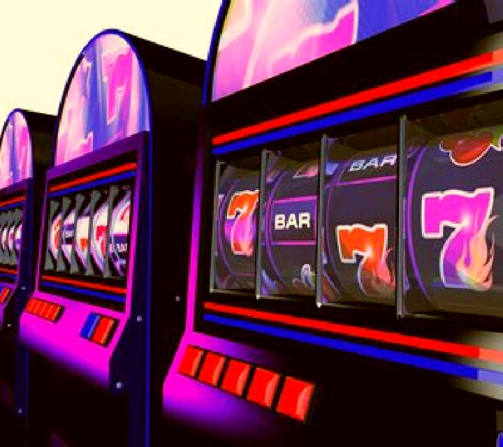 Lake s Five slot machine