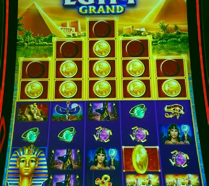 Larry In Egypt slot machine