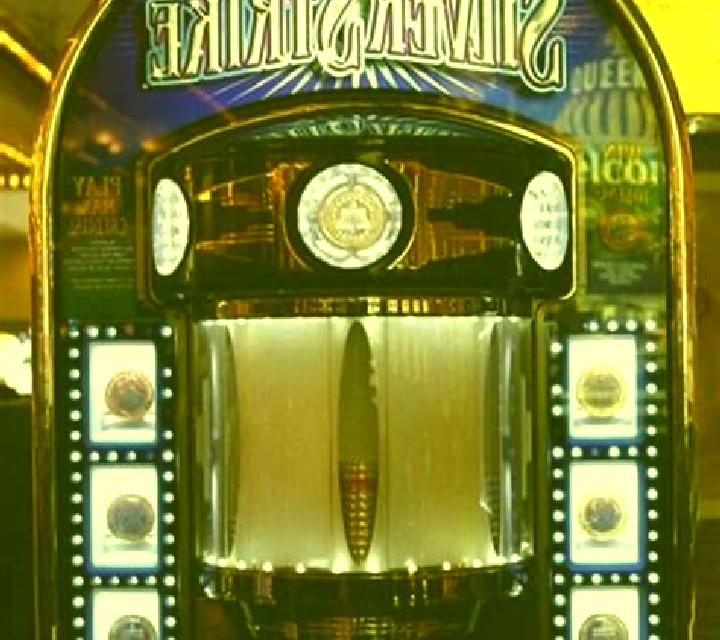 Le Striker slot machine