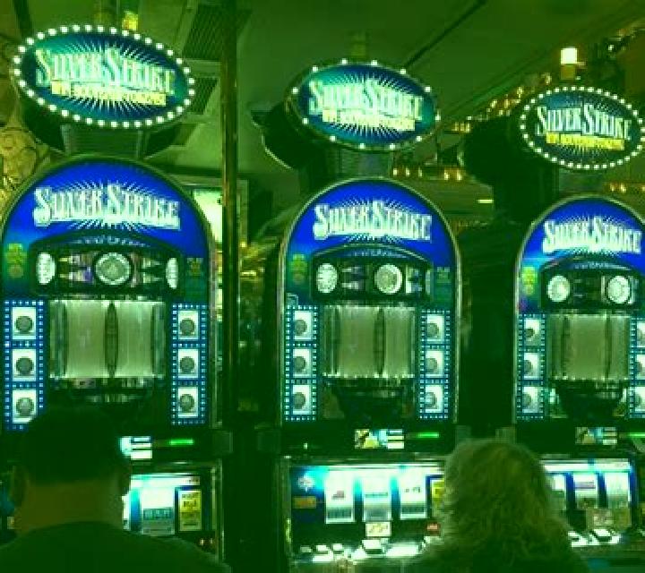 Leprechaun Strike slot machine