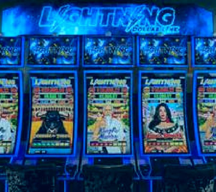 Lightning Respin 7 slot machine