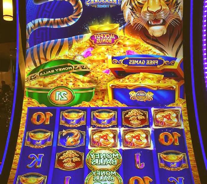 Lightning Tiger slot machine