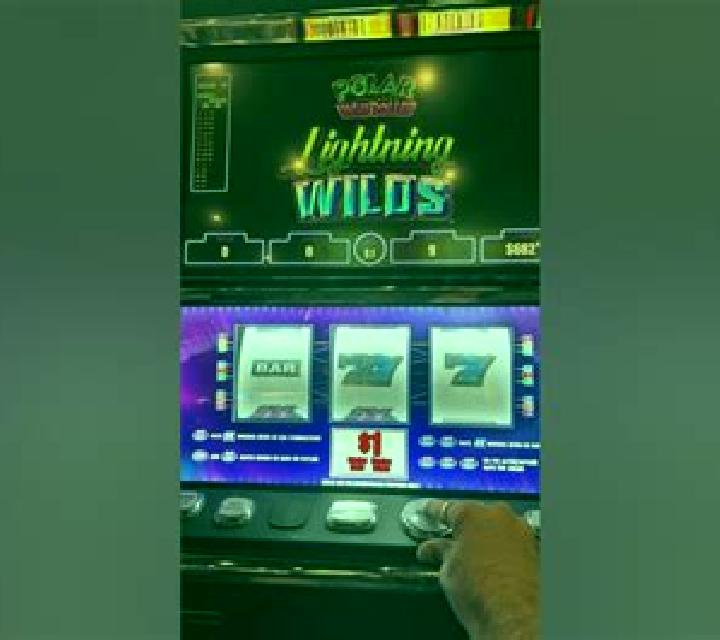 Lightning Wild slot