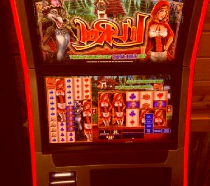 Lil Red slot machine