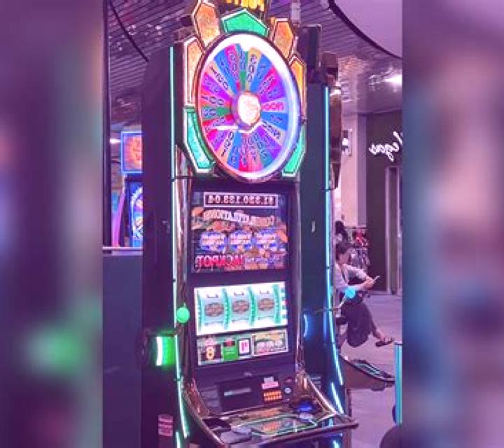 Live slot machine