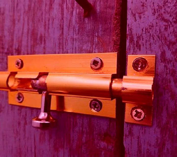 Lock on Gold slot