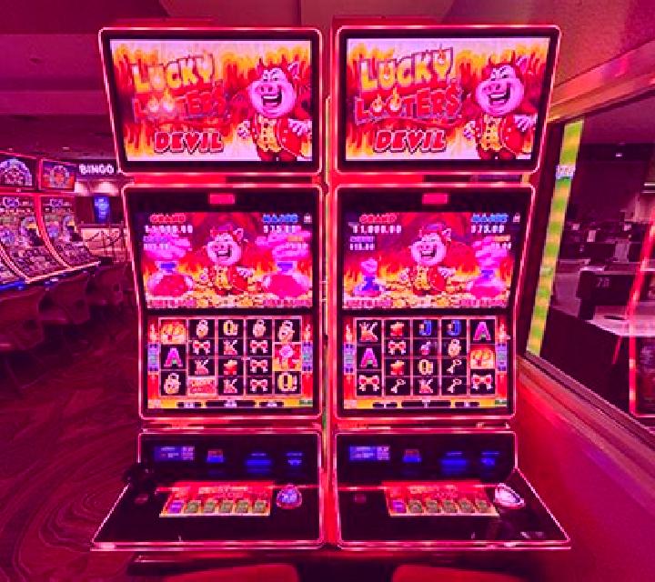 Looters slot machine