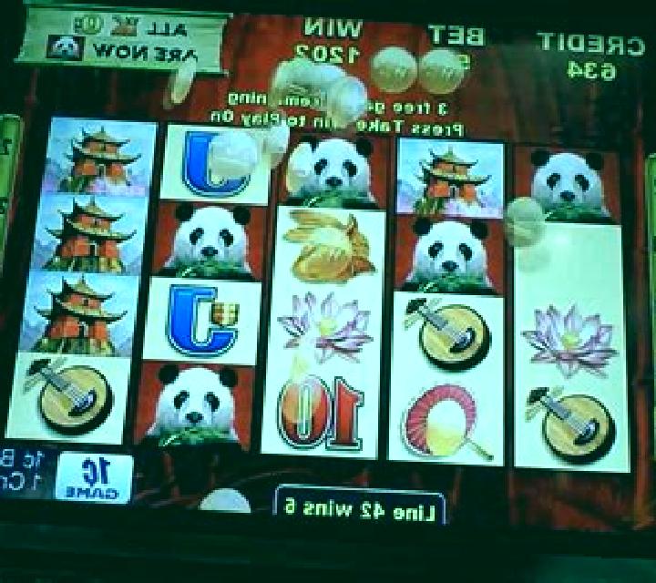 Lotus Panda slot machine