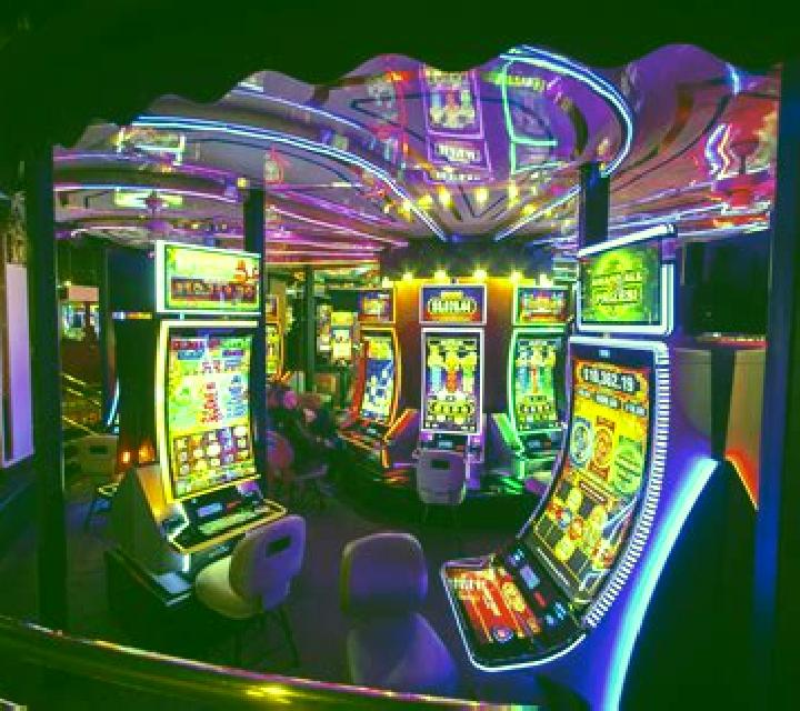 Lovely Experts slot machine