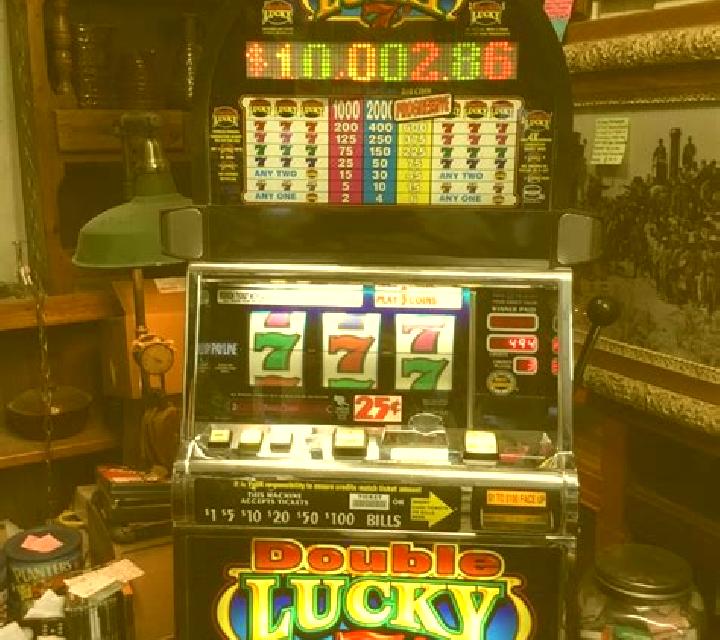 Lucky 7 s Strike slot machine