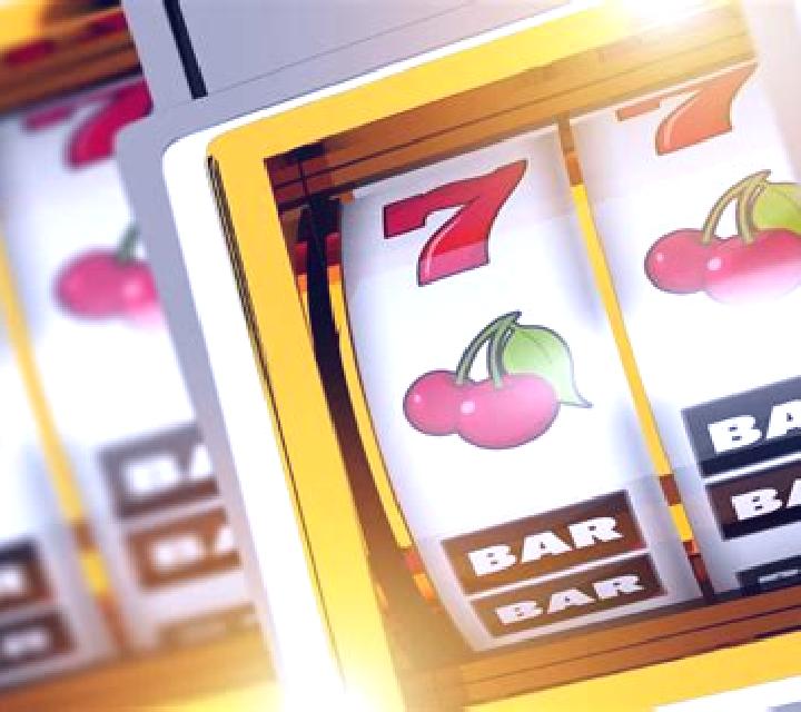 Lucky Card Layout slot machine