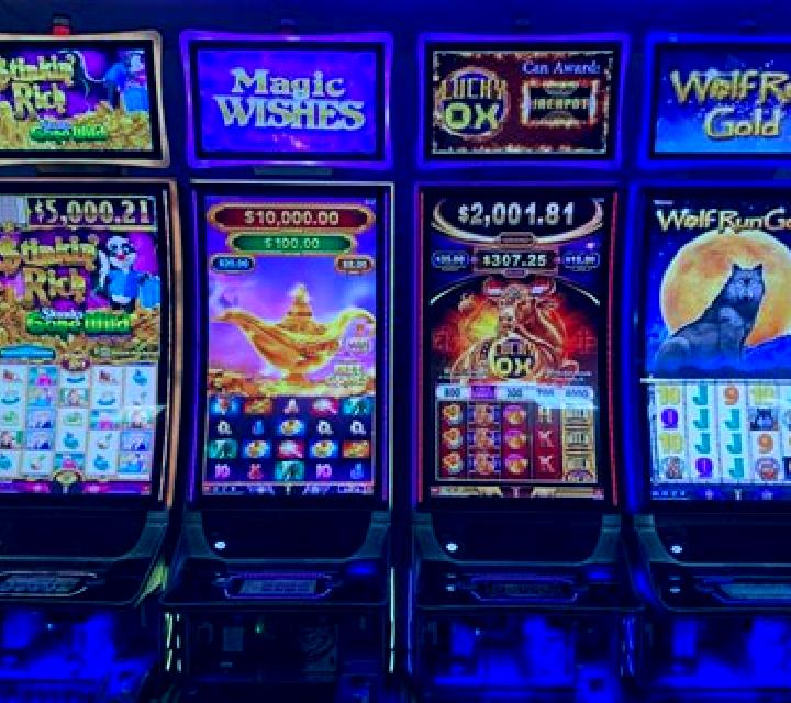 Lucky Poker 2 slot machine