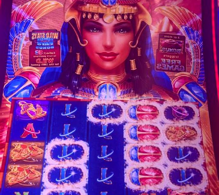 Lucky Scarab slot machine