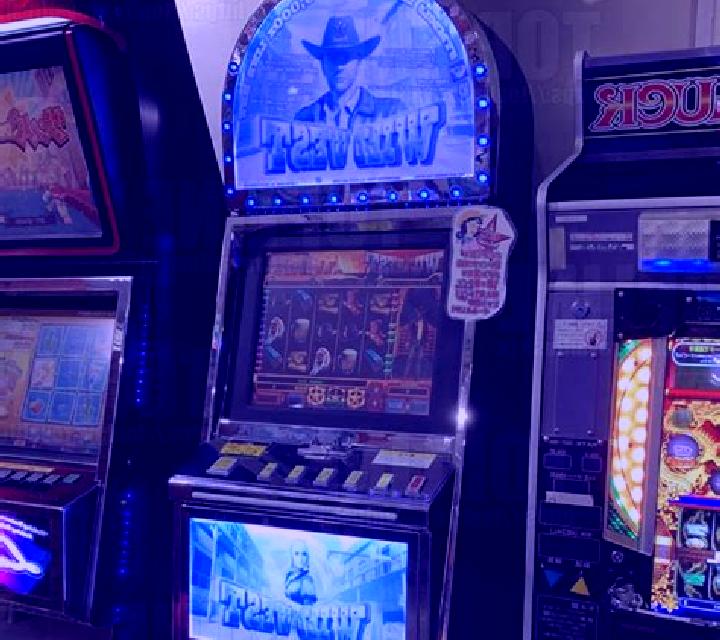 Lucky West slot machine