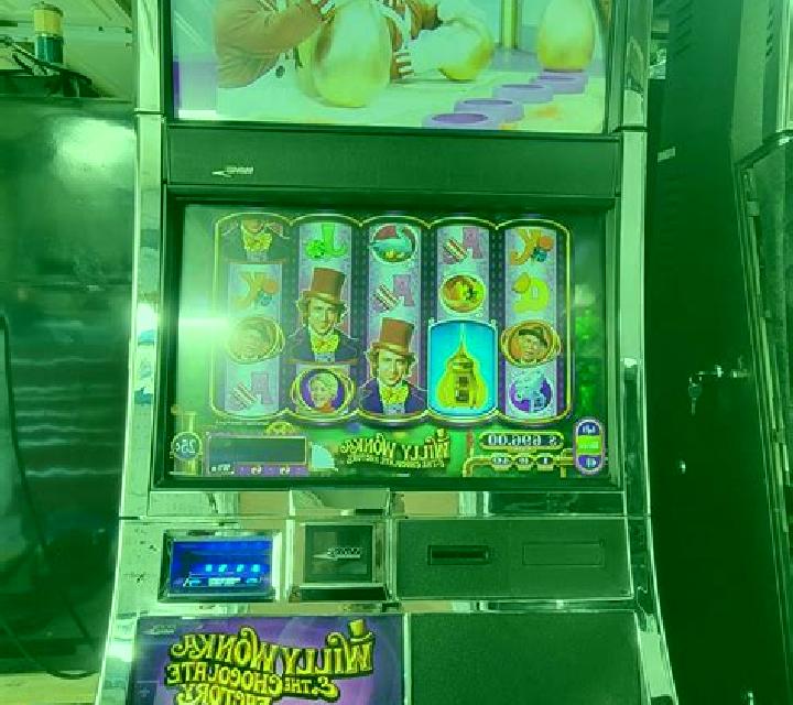 Lucky's Factory slot machine