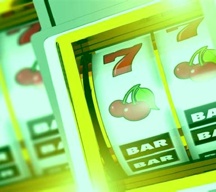 Luz de Draco 40/6 slot machine