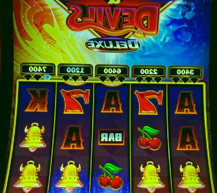 Maaax Diamonds Deluxe slot machine