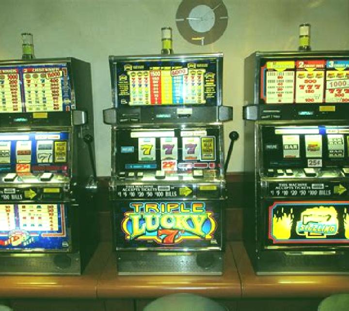 Machina slot machine