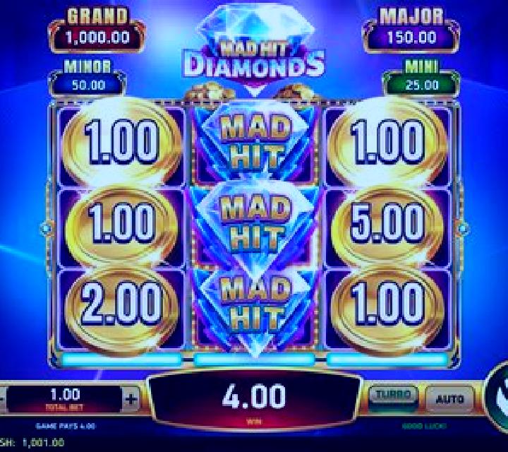 Mad Hit Vegas Diamonds slot machine