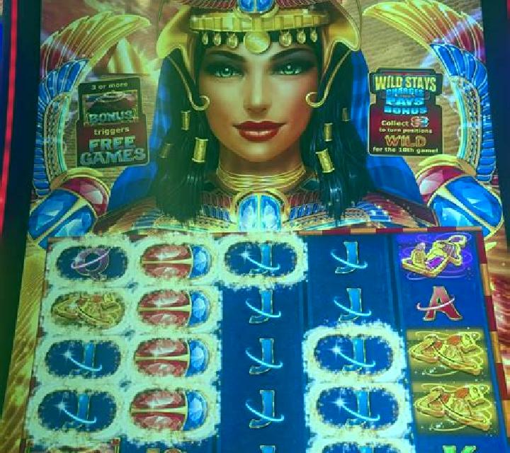 Magic Scarab Reveal slot machine