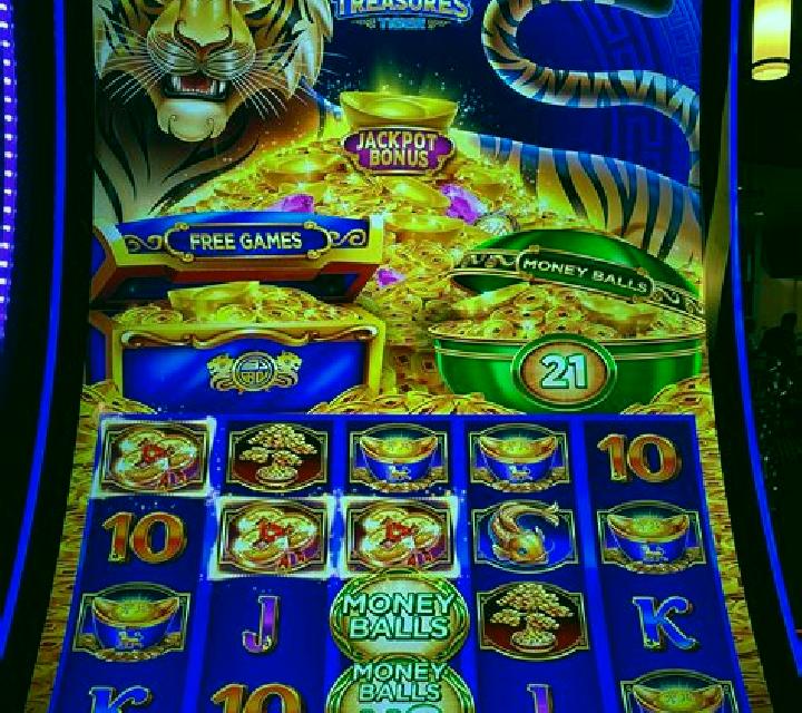 Magic Treasures slot machine