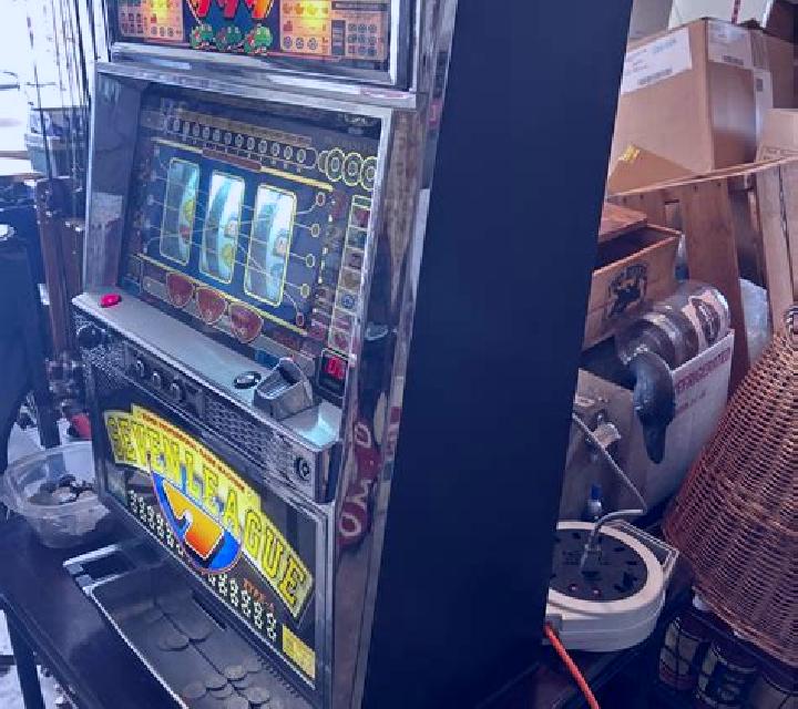 Majestic Crown 40 slot machine