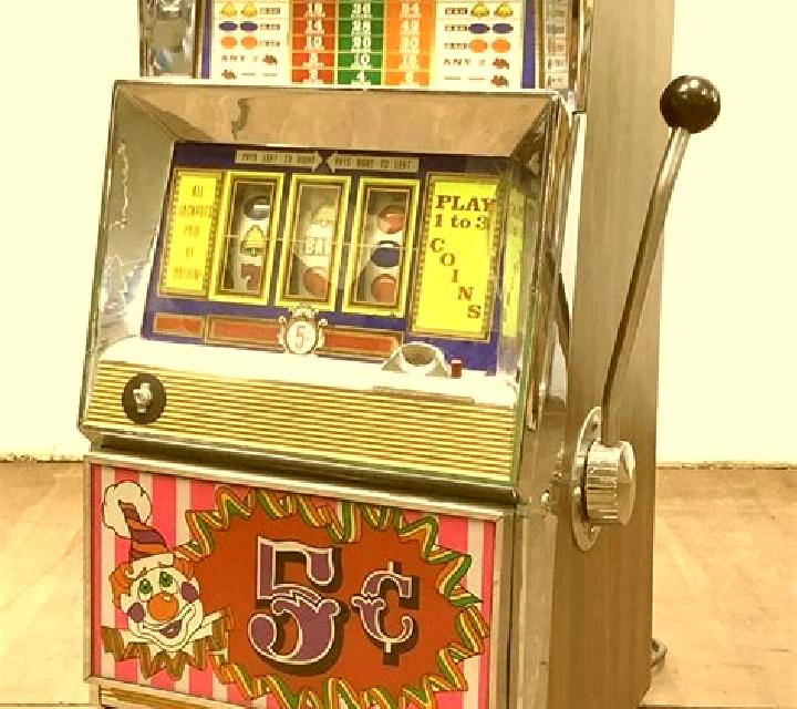 Majestic Crown 5 slot machine