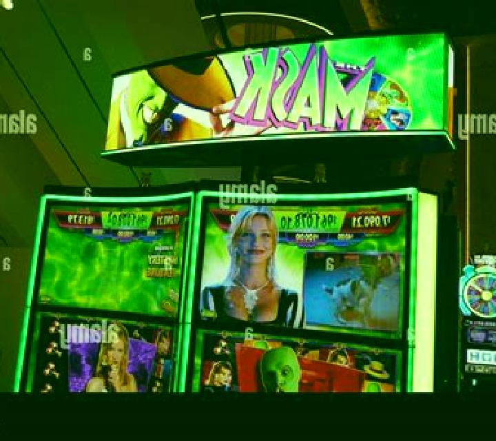 Man in Mask slot machine