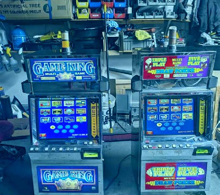 Manor Gray slot machine